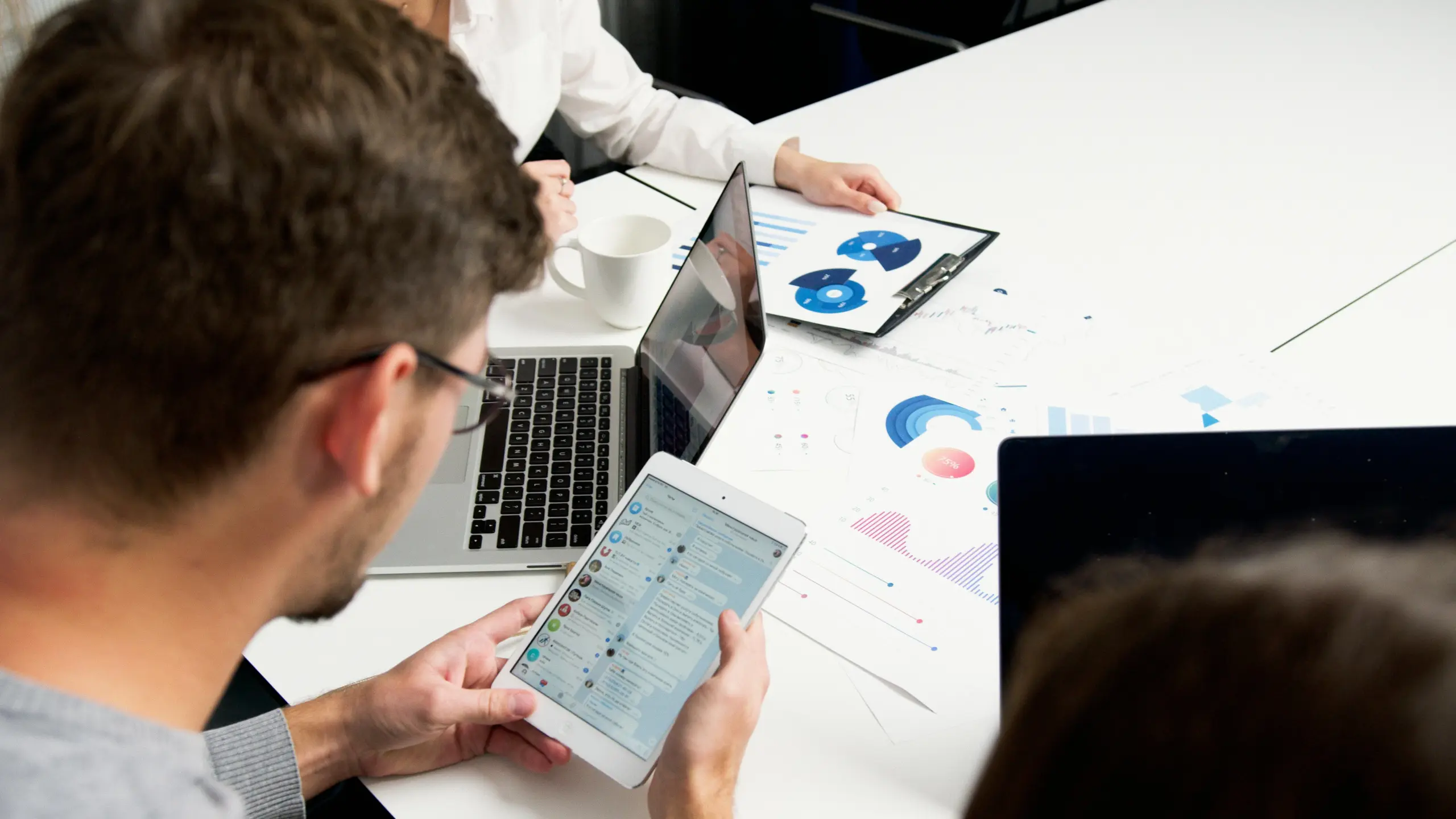 crm qurasdirilmasi scaled | CRM və Avtomatlaşdırma